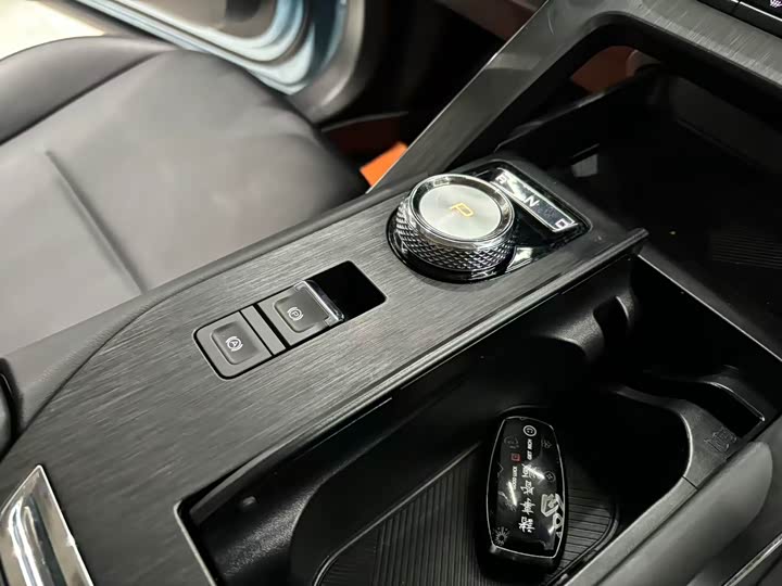 Фото 9 - Haval H6 Hybrid