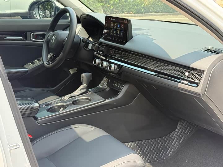 Фото 4 - Honda Civic