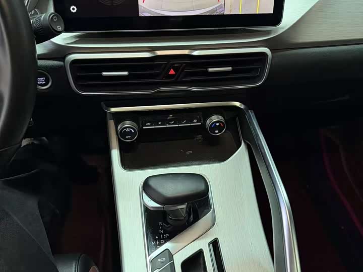 Фото 2 - Geely Coolray