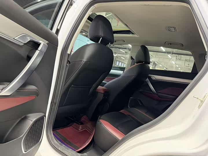 Фото 5 - Geely Coolray