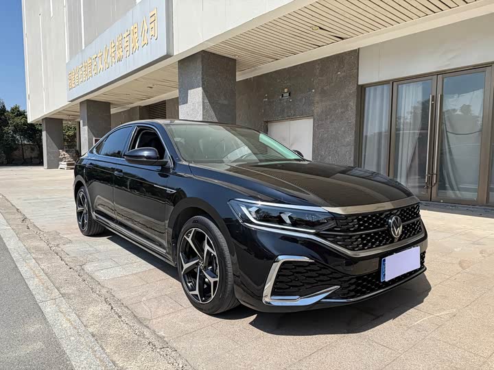 Фото 3 - Volkswagen Passat