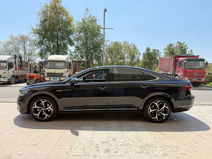 Фото 4 - Volkswagen Passat