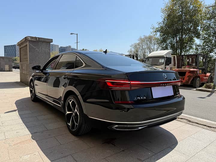 Фото 6 - Volkswagen Passat