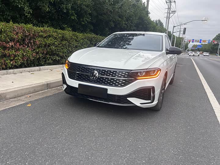 Фото 1 - Volkswagen Lavida