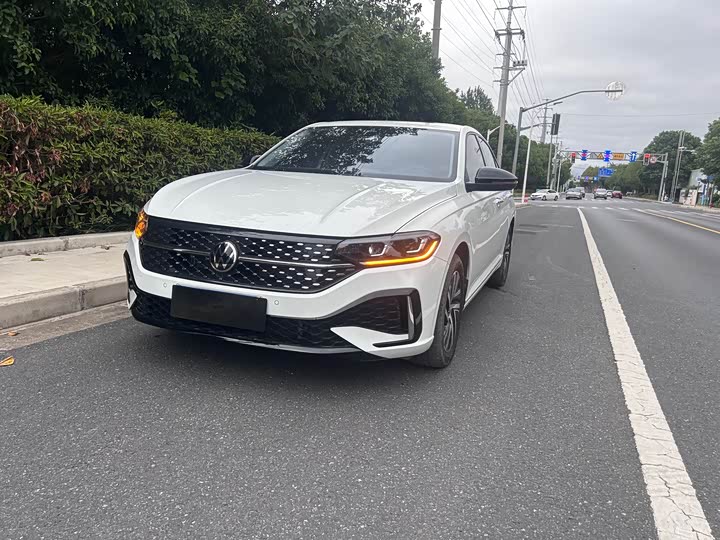 Фото 2 - Volkswagen Lavida