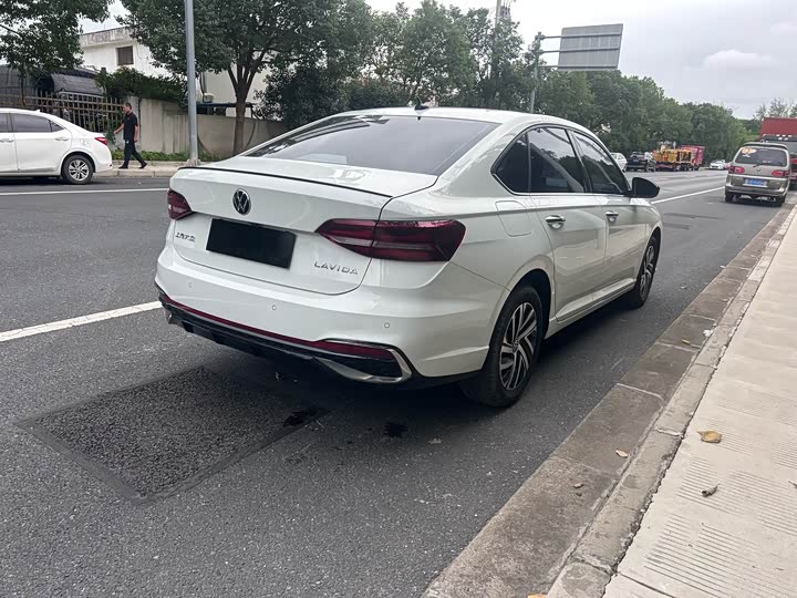 Фото 5 - Volkswagen Lavida