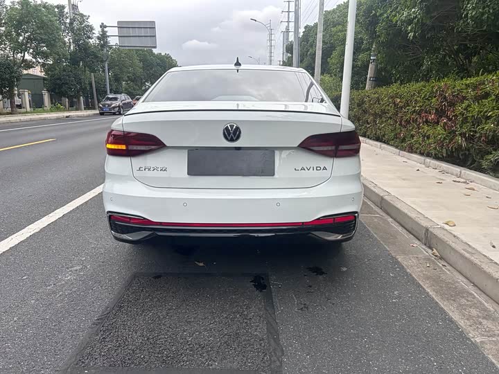 Фото 6 - Volkswagen Lavida