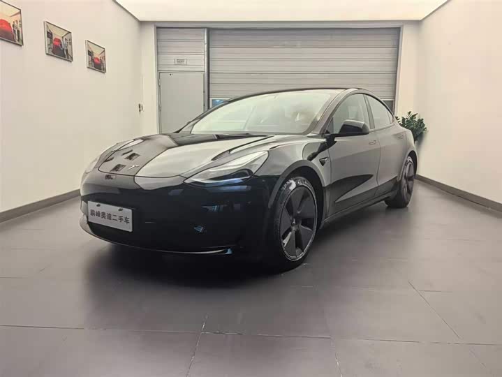 Фото 1 - Tesla Model 3