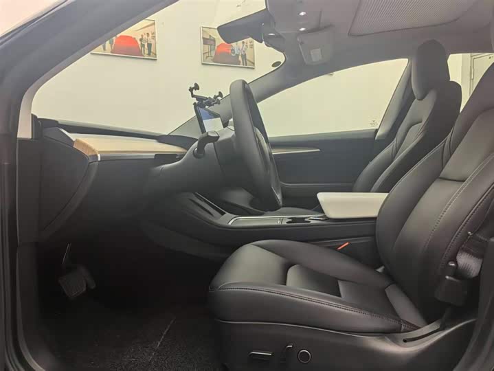 Фото 9 - Tesla Model 3