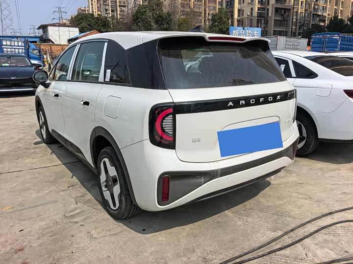 Фото 6 - BAIC Arcfox Kaola S