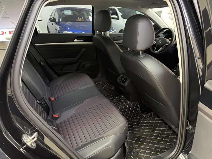 Photo 9 - Volkswagen Lavida