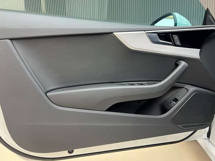 Фото 5 - Audi A5