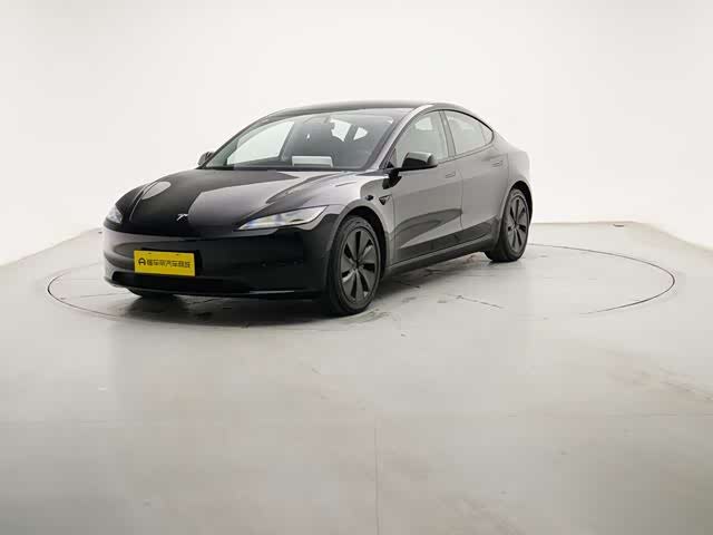 Фото 1 - Tesla Model 3