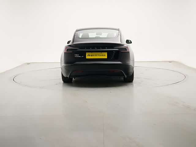 Фото 6 - Tesla Model 3