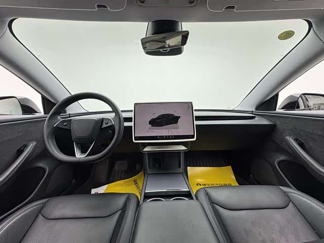 Фото 9 - Tesla Model 3