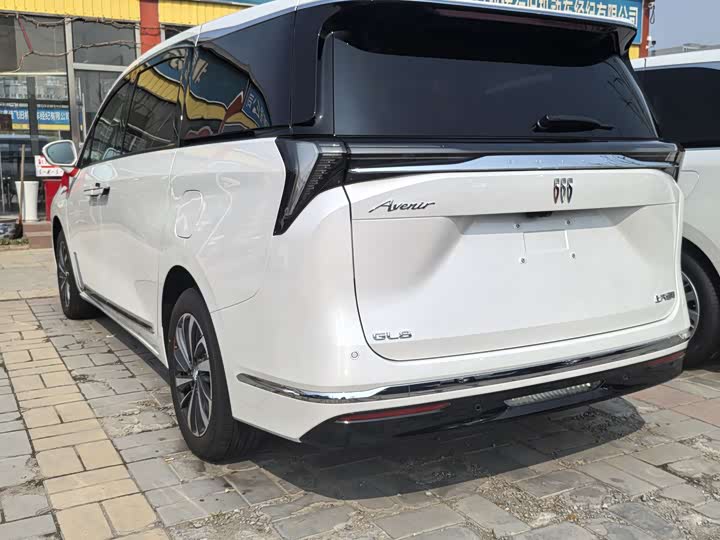 Фото 6 - Buick GL8 ES