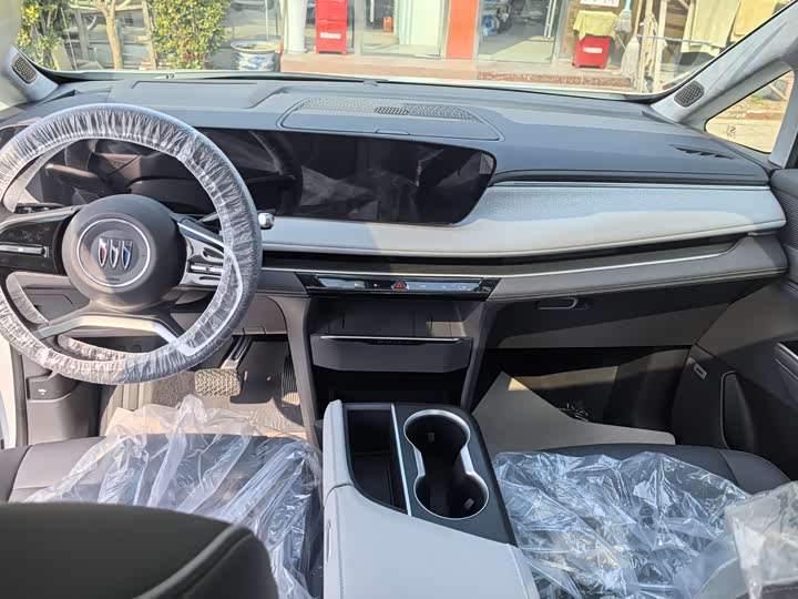 Фото 7 - Buick GL8 ES