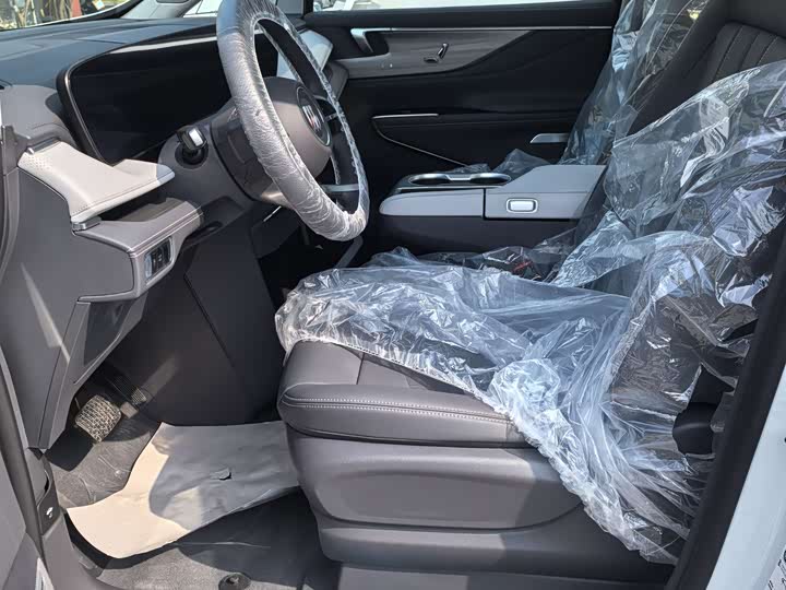 Фото 9 - Buick GL8 ES