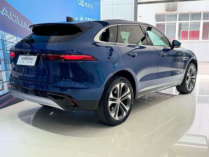 Photo 5 - Jaguar F-Pace