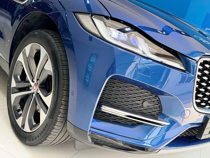 Photo 8 - Jaguar F-Pace