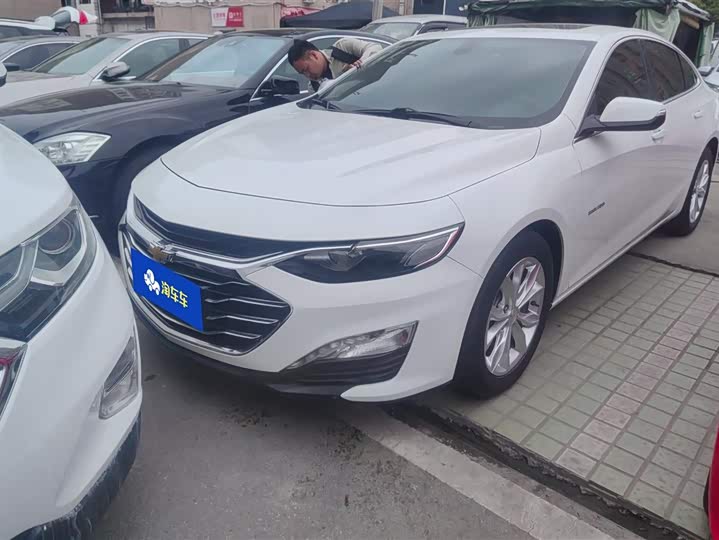 Фото 2 - Chevrolet Malibu XL