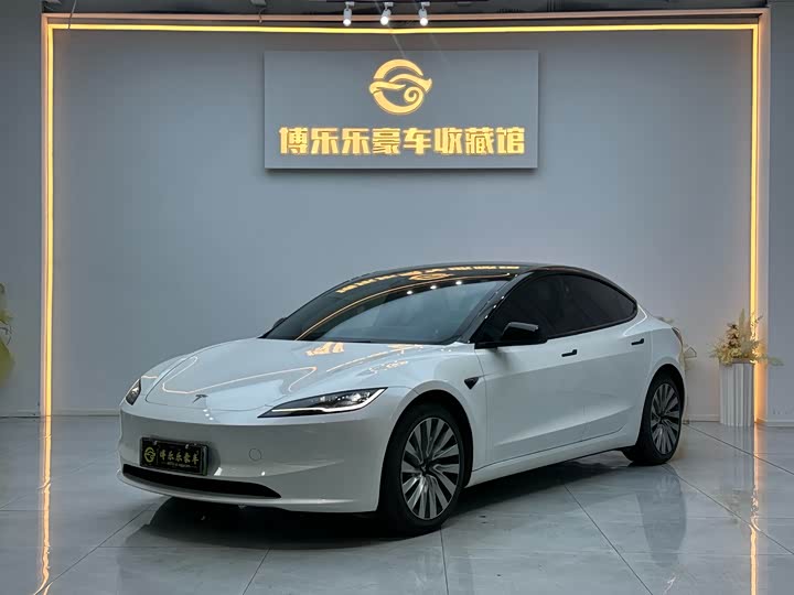 Фото 1 - Tesla Model 3