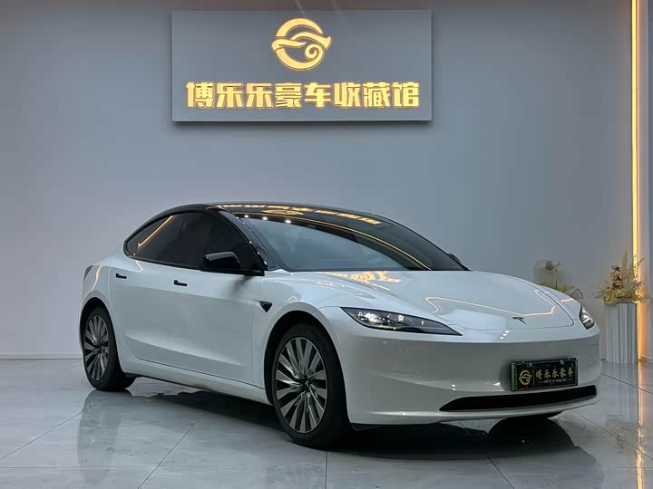 Фото 3 - Tesla Model 3