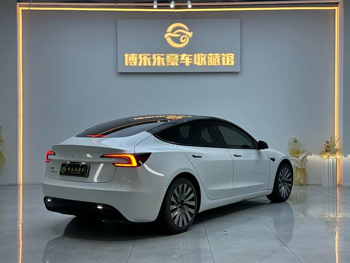 Фото 5 - Tesla Model 3