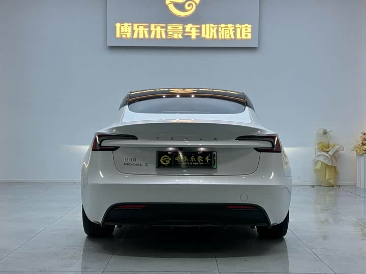 Фото 6 - Tesla Model 3