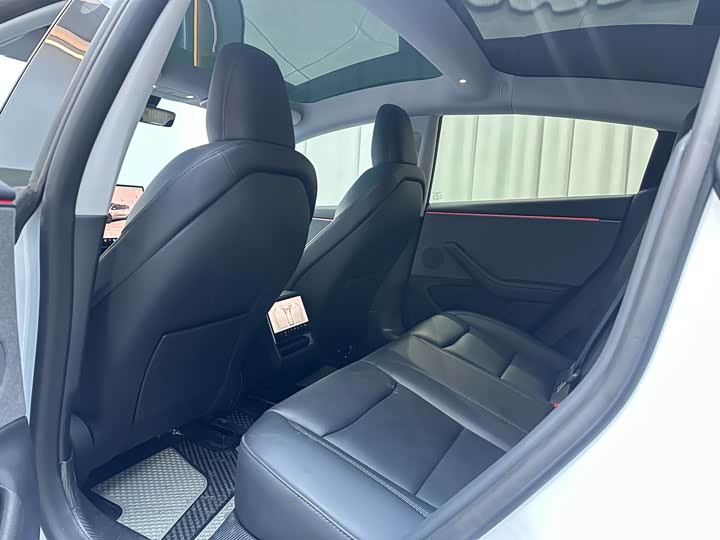 Фото 7 - Tesla Model 3