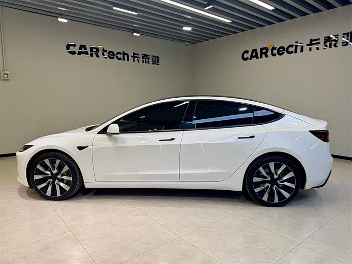 Фото 7 - Tesla Model 3