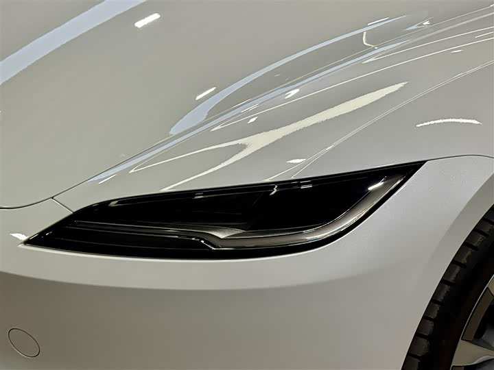 Фото 8 - Tesla Model 3