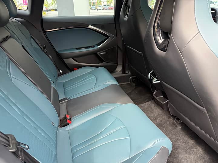 Фото 7 - MG Motor 7