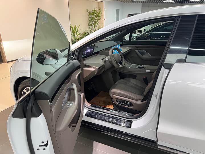 Фото 9 - Luxeed R7