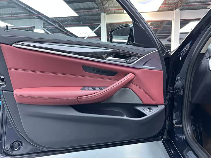 Фото 7 - BMW 5 Series