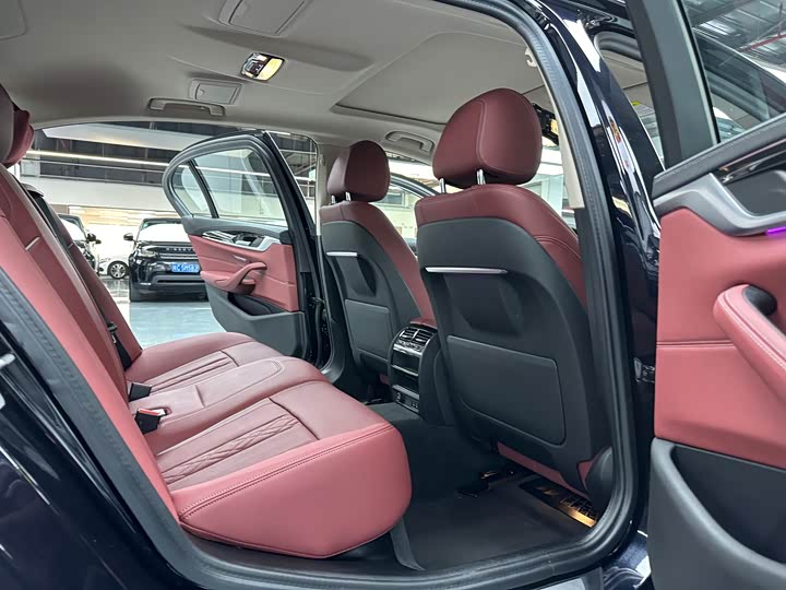 Фото 9 - BMW 5 Series