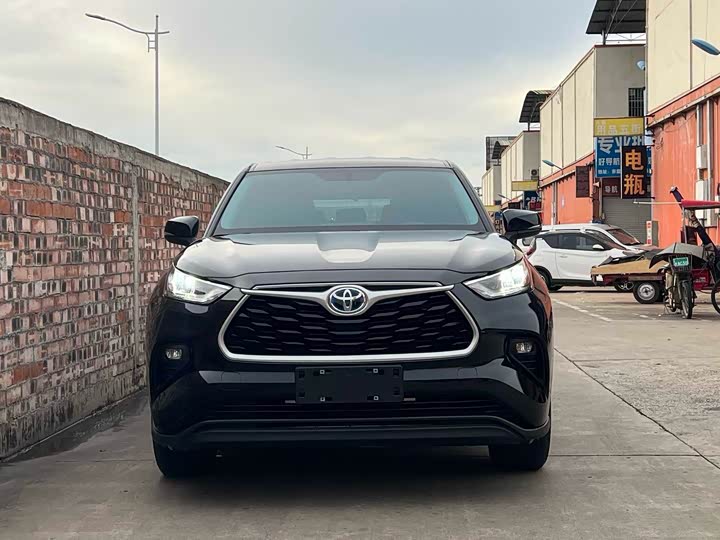 Фото 2 - Toyota Highlander