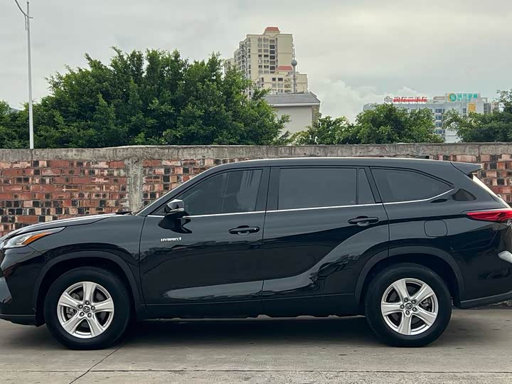 Фото 3 - Toyota Highlander