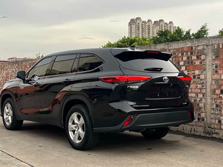 Фото 7 - Toyota Highlander