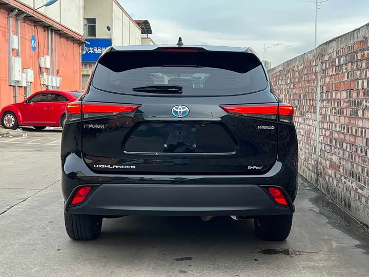 Фото 9 - Toyota Highlander