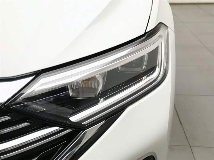 Фото 7 - Volkswagen Sagitar L