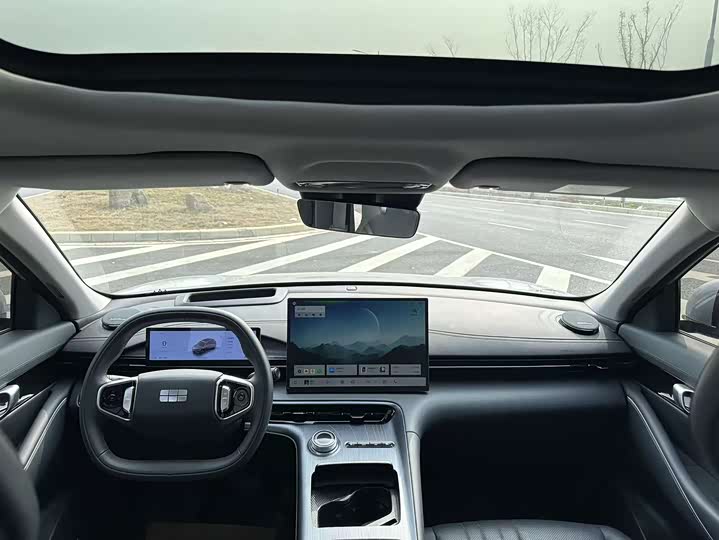 Photo 5 - Geely Galaxy E5