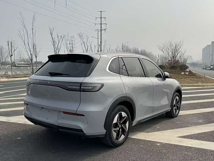 Photo 9 - Geely Galaxy E5