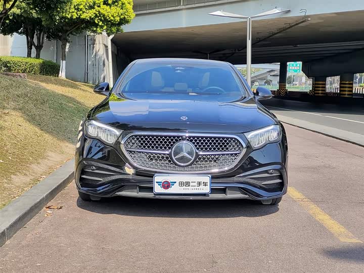 Фото 2 - Mercedes-Benz E-Class