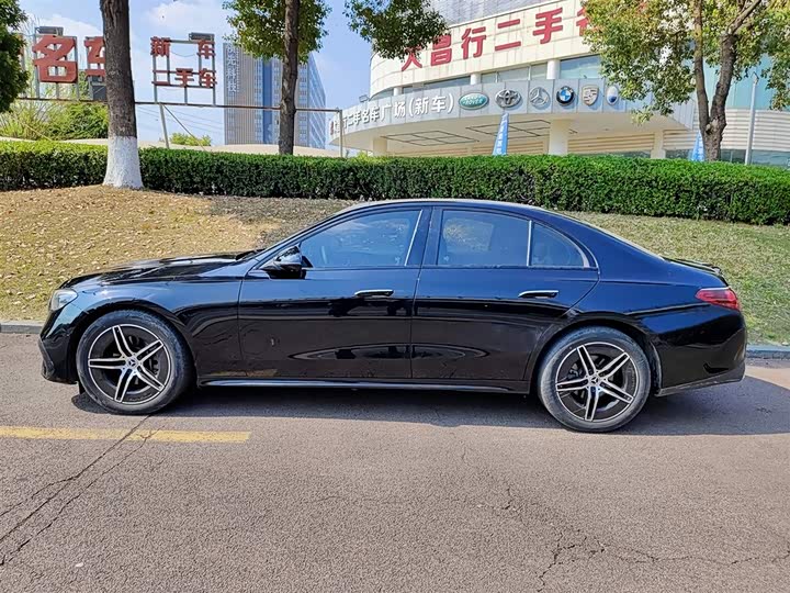 Фото 3 - Mercedes-Benz E-Class