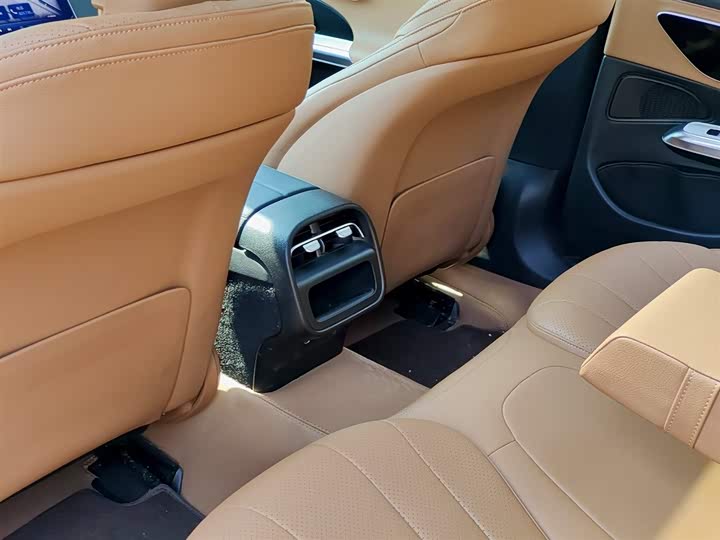 Фото 8 - Mercedes-Benz E-Class