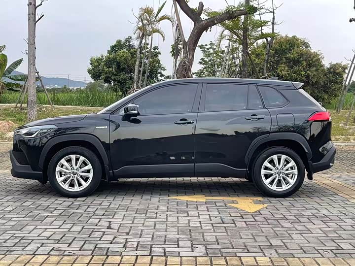 Фото 8 - Toyota Corolla Cross