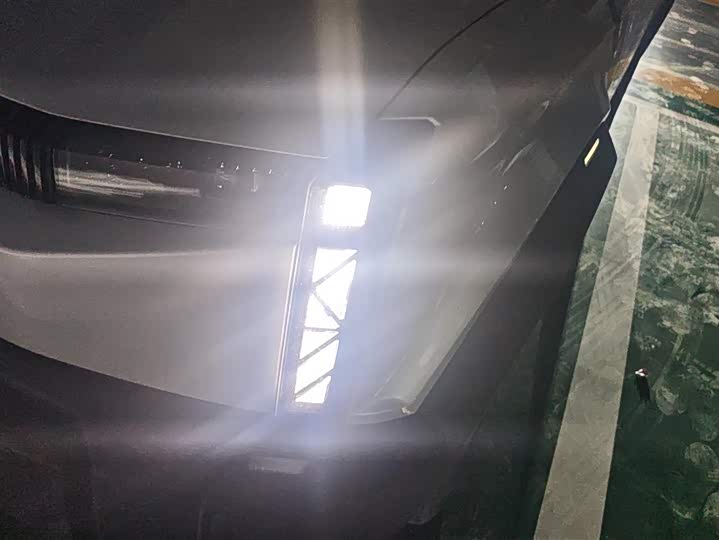 Фото 5 - Chery iCar 03