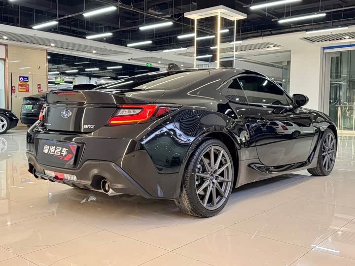 Фото 4 - Subaru BRZ