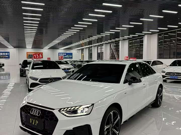 Фото 1 - Audi A4L